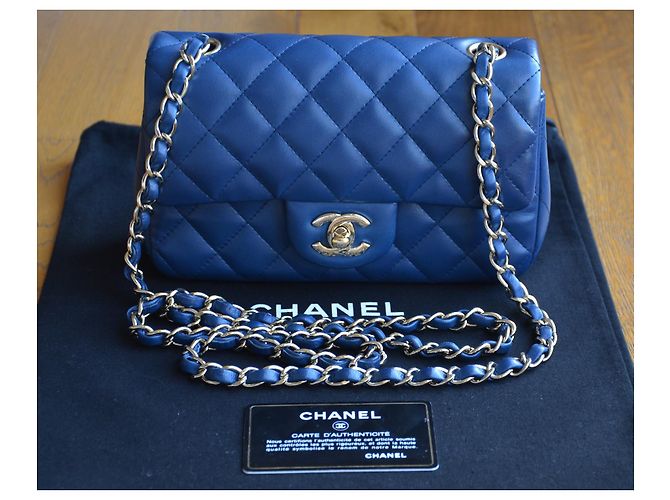 Mini borsa classica senza tempo Chanel Blu Blu scuro Gold hardware - vista 3