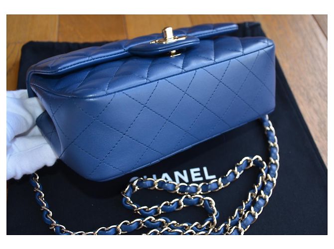 Mini borsa classica senza tempo Chanel Blu Blu scuro Gold hardware - vista 5