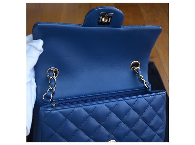 Mini borsa classica senza tempo Chanel Blu Blu scuro Gold hardware - vista 7