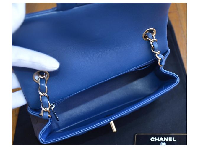 Mini borsa classica senza tempo Chanel Blu Blu scuro Gold hardware - vista 8