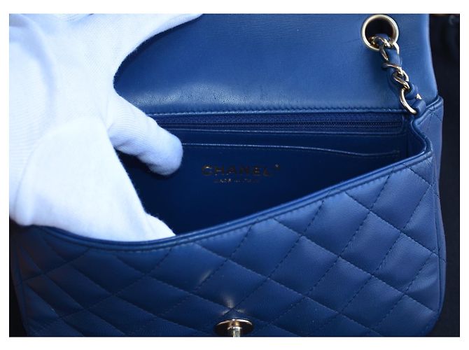Mini borsa classica senza tempo Chanel Blu Blu scuro Gold hardware - vista 9