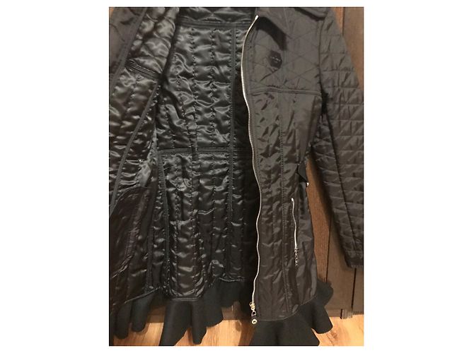Louis Vuitton Steppmantel mit Rüschen schwarz - Ansicht 10