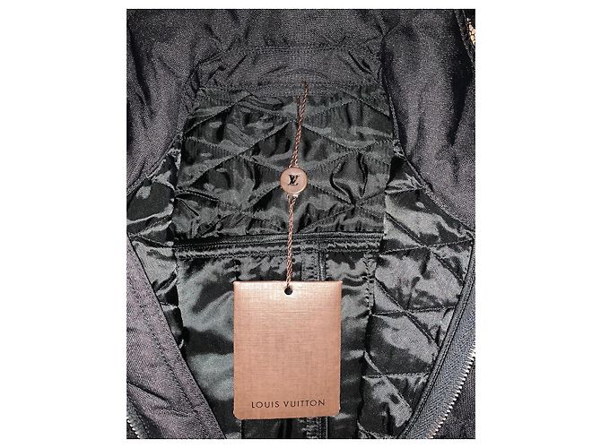 Louis Vuitton Steppmantel mit Rüschen schwarz - Ansicht 11