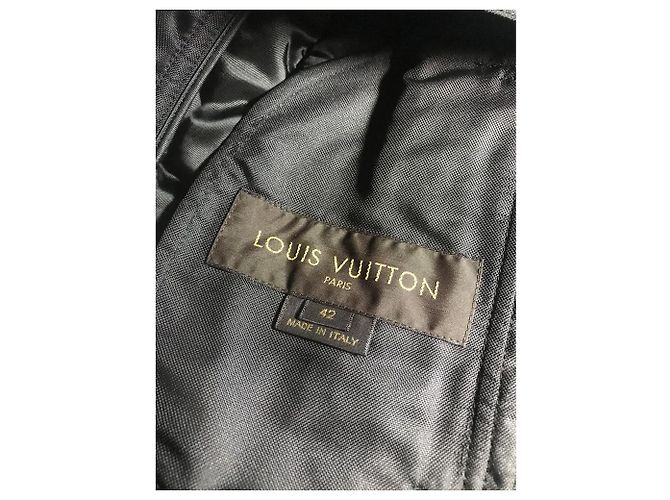 Louis Vuitton Steppmantel mit Rüschen schwarz - Ansicht 6