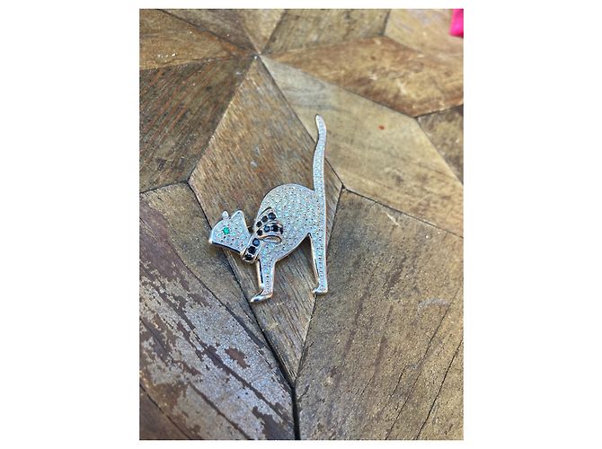 Superb Chat Dior brooch - view 2