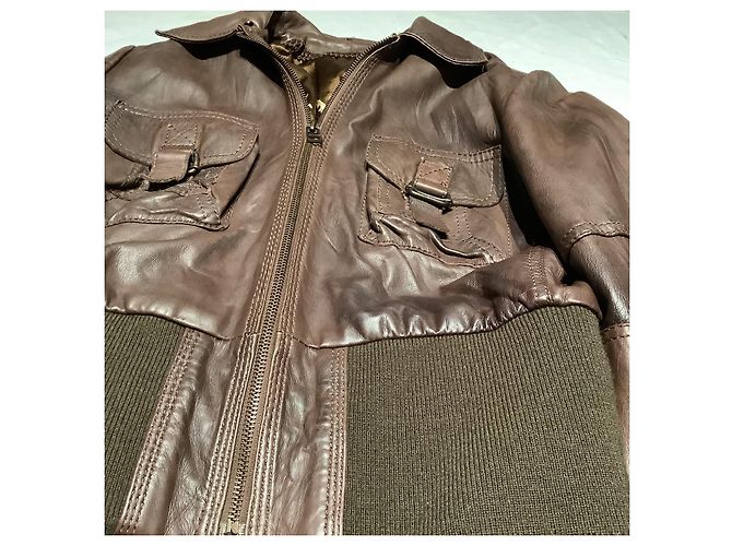 Autre Marque Schmale Jacke aus braunem Lammleder - Ansicht 3