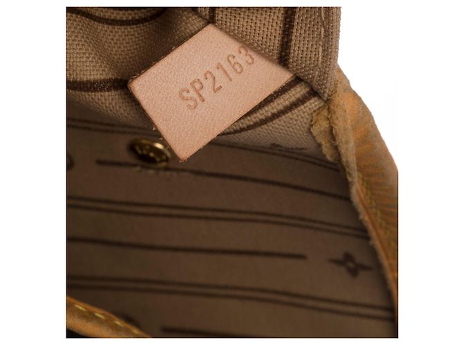 Hervorragende Louis Vuitton Neverfull GM Tote aus individuellem Monogramm Canvas "Bip Bip le Coyotte" Braun - Ansicht 6