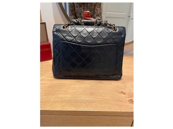 Borsa a mano Chanel Timeless in pelle blu navy con finiture oro Gold hardware - vista 3