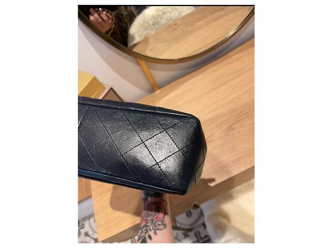 Borsa a mano Chanel Timeless in pelle blu navy con finiture oro Gold hardware - vista 5