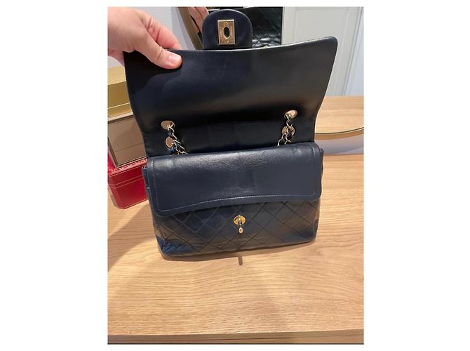 Borsa a mano Chanel Timeless in pelle blu navy con finiture oro Gold hardware - vista 7