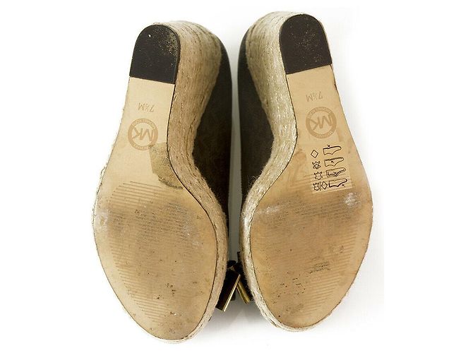 Michael Kors Meg Brown Monogram Canvas Bow Zeppa Platform Peep Toe Scarpe 7.5 M - vista 3