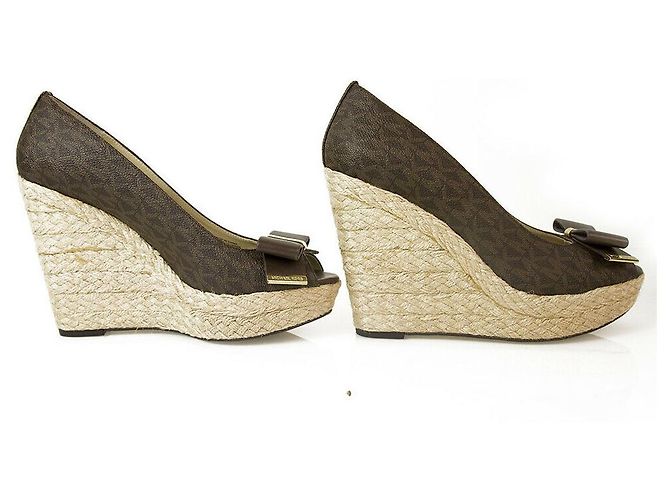 Michael Kors Meg Brown Monogram Canvas Bow Zeppa Platform Peep Toe Scarpe 7.5 M - vista 5