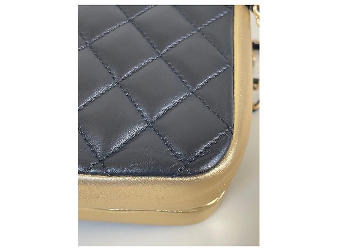 Executive Borsa Chanel Session in pelle nera metallizzata Nero D'oro Metallico - vista 17