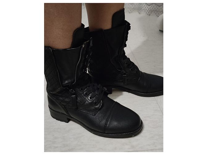 Cambon Botas Biker Chanel de Cuero Negro - vista 2