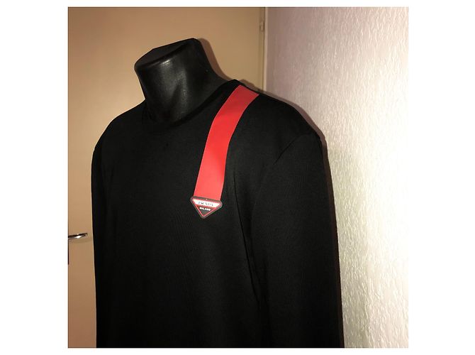 Pull Prada noir en coton avec bande rouge - vue 2