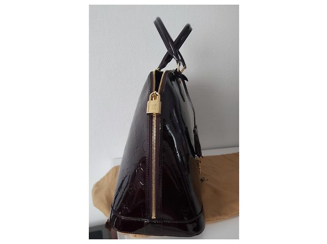 Louis Vuitton Borsa Alma Aubergine Vernice D'oro Viola scuro - vista 3