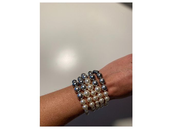Bracciale Chanel con 5 file di perle nere e bianche Nero - vista 2