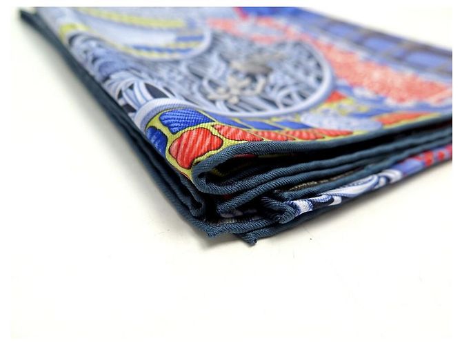 Hermès RARO NUOVO SCIARPA HERMES PARURES DES SAMOURAIS H003071S14 ALINE HONORE SETA BLU - vista 8