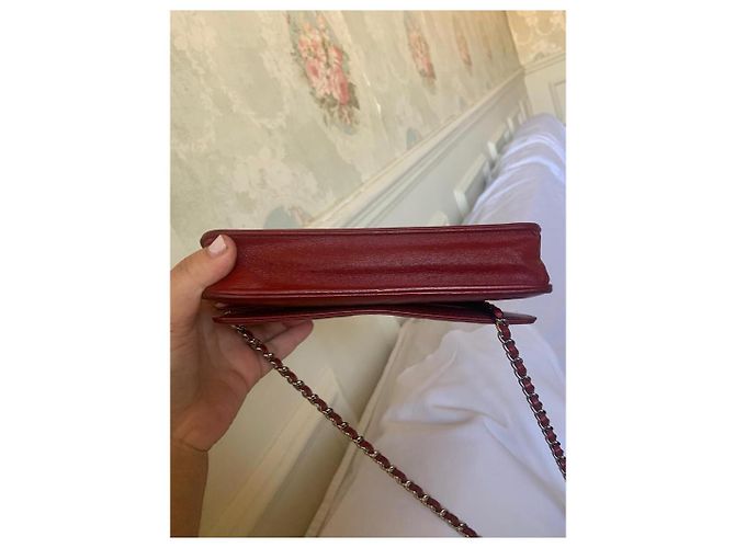Wallet On Chain Pochette Chanel WOC Camellia en cuir rouge foncé Bordeaux - vue 7