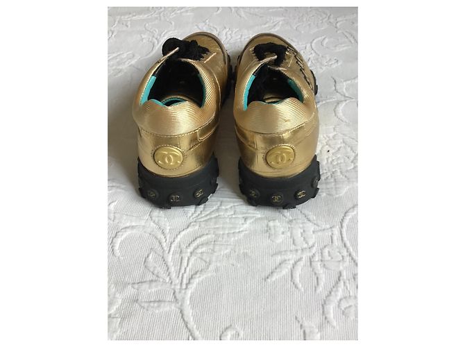 Nuove sneakers Chanel D'oro - vista 8