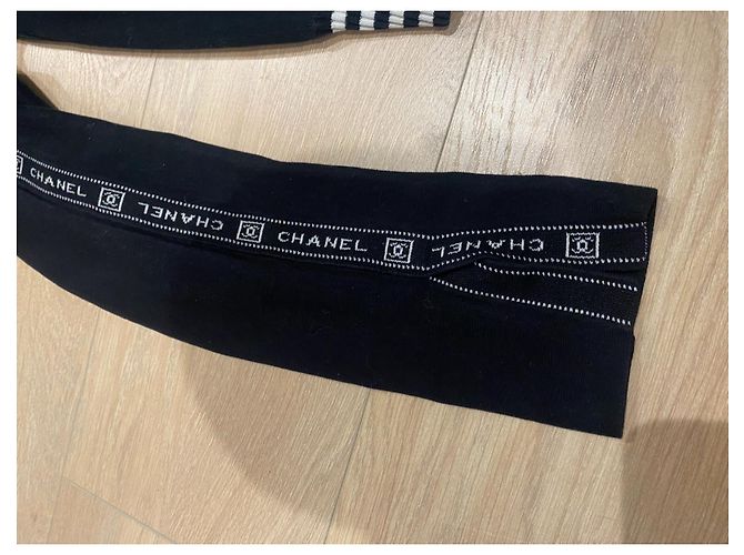 Chanel Kapuzenstrickjacke schwarz weiß aus Baumwolle - Ansicht 3