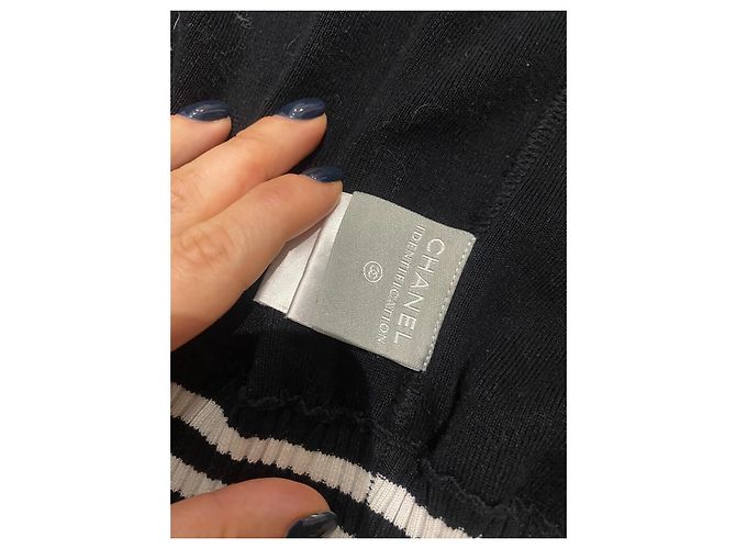 Chanel Kapuzenstrickjacke schwarz weiß aus Baumwolle - Ansicht 7
