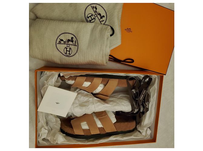 Hermès SANDALI IN PELLICCIA DI SHEARLING HERMES CIPRO Rosa Beige Caramello - vista 4