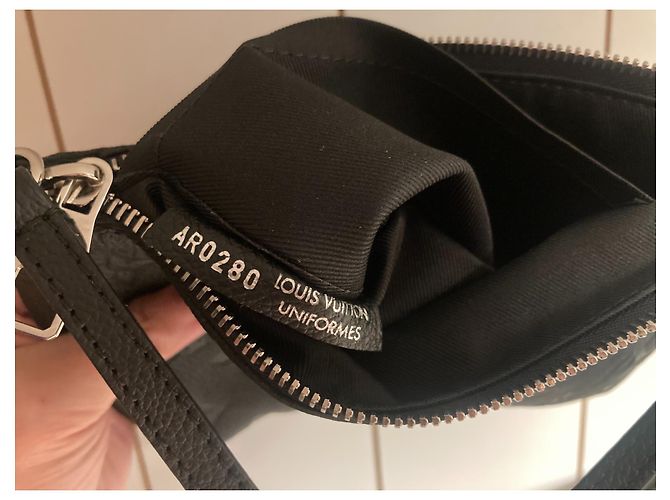 Louis Vuitton Pochette Pallas Nero - vista 11