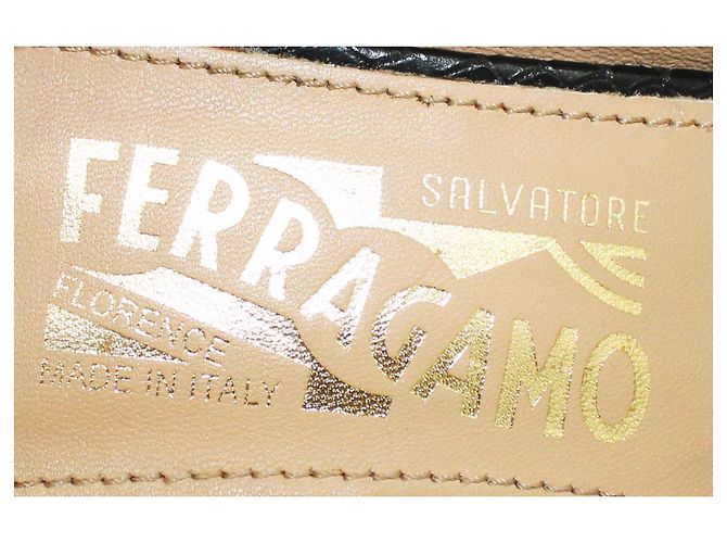 Salvatore Ferragamo Zeppe nere goffrate in pelle di serpente - vista 7