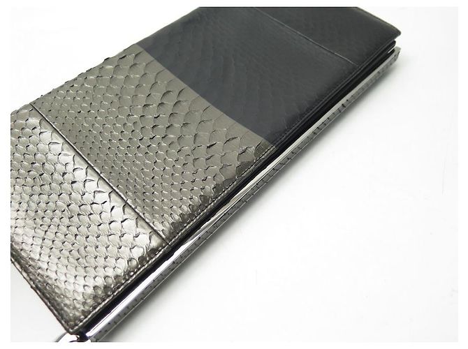 CHANEL HANDTASCHE AUS ZWEIFARBIGEM GRAUEM PYTHON LEDER SCHLANGENKUPPLUNG - Ansicht 4
