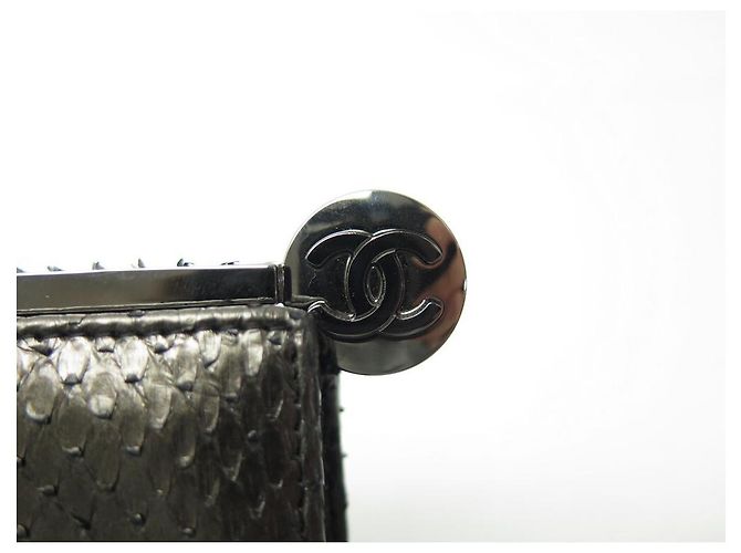 CHANEL HANDTASCHE AUS ZWEIFARBIGEM GRAUEM PYTHON LEDER SCHLANGENKUPPLUNG - Ansicht 6