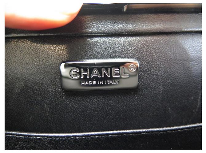 CHANEL HANDTASCHE AUS ZWEIFARBIGEM GRAUEM PYTHON LEDER SCHLANGENKUPPLUNG - Ansicht 8
