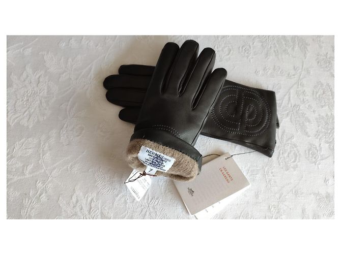 HERMÈS HANDSCHUHE AUS SCHWARZEM LAMMLEDER MIT KASCHMIRFUTTER - Ansicht 5