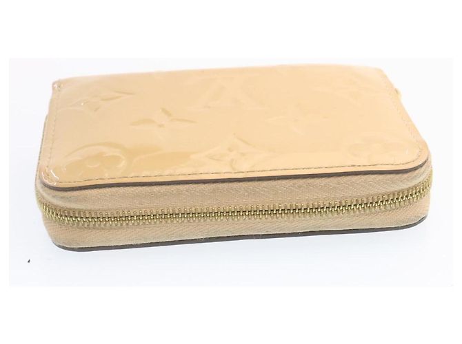 Porte-monnaie LOUIS VUITTON Monogram Vernis Zippy Beige M90203 Auth LV 25396 - vue 4