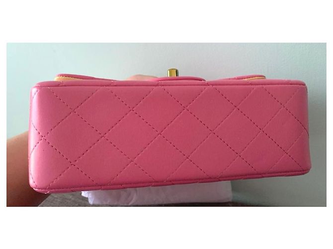 Minibolso con solapa rectangular rosa Timeless de Chanel - vista 2