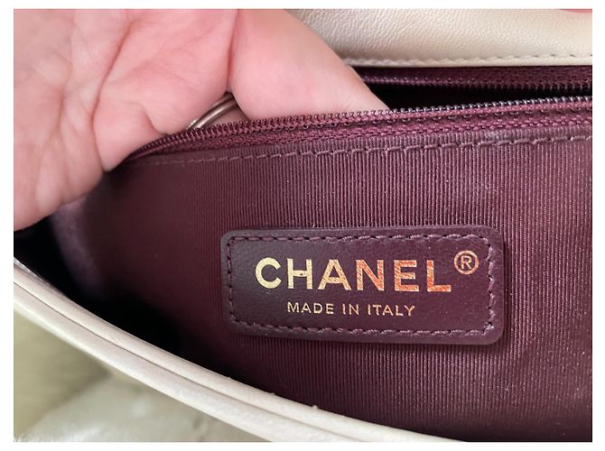 Chanel Mademoiselle Borsa a mano in pelle beige oro Gold hardware - vista 11