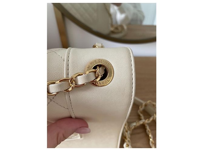 Chanel Mademoiselle Borsa a mano in pelle beige oro Gold hardware - vista 18