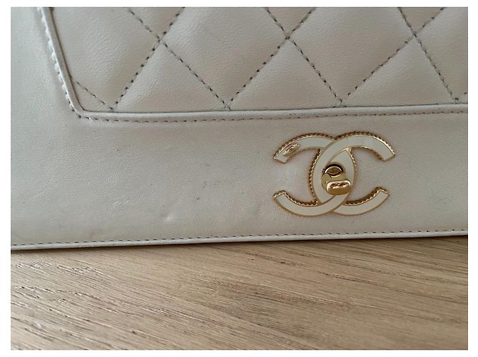 Chanel Mademoiselle Borsa a mano in pelle beige oro Gold hardware - vista 2