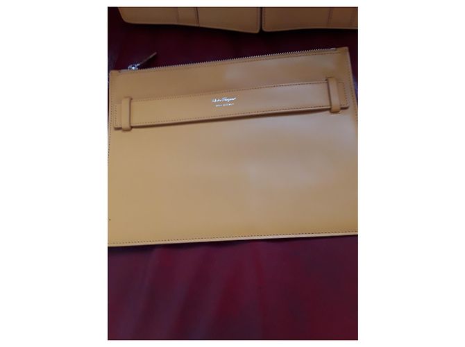 Borsa Salvatore Ferragamo in pelle liscia giallo girasole - vista 2