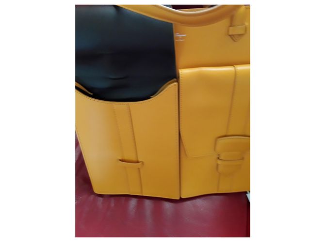 Borsa Salvatore Ferragamo in pelle liscia giallo girasole - vista 3