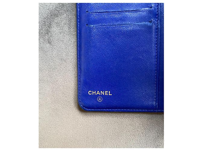 Cartera Chanel Timeless Classic de cuero acolchado azul real - vista 14