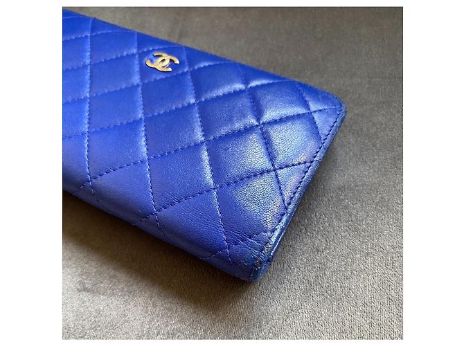 Cartera Chanel Timeless Classic de cuero acolchado azul real - vista 15
