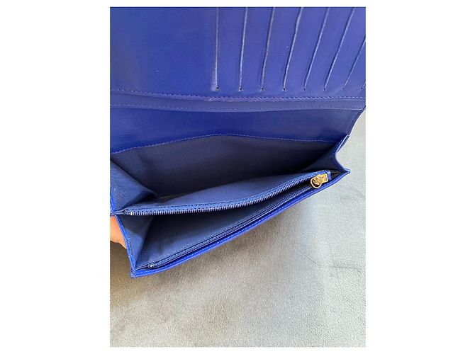 Cartera Chanel Timeless Classic de cuero acolchado azul real - vista 5