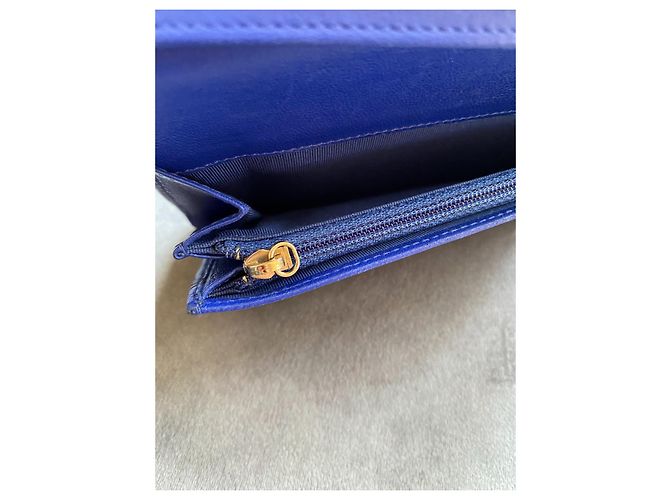 Cartera Chanel Timeless Classic de cuero acolchado azul real - vista 8