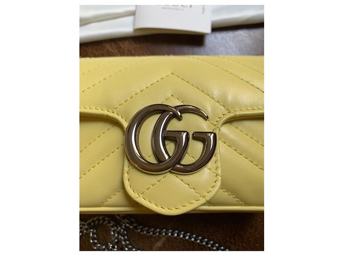 Dionysus Borsa Gucci GG Marmont Super Mini Gialla in Pelle Giallo - vista 3