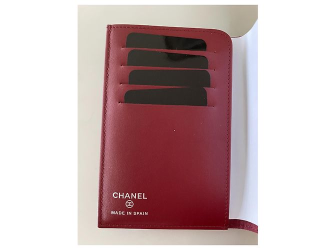 Porta pasaporte Chanel Burdeos - vista 2