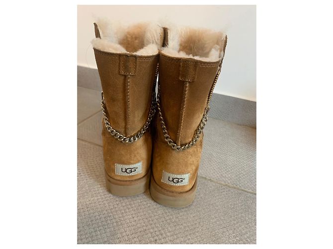 Botas Ugg con cadenas decorativas Caramelo - vista 2