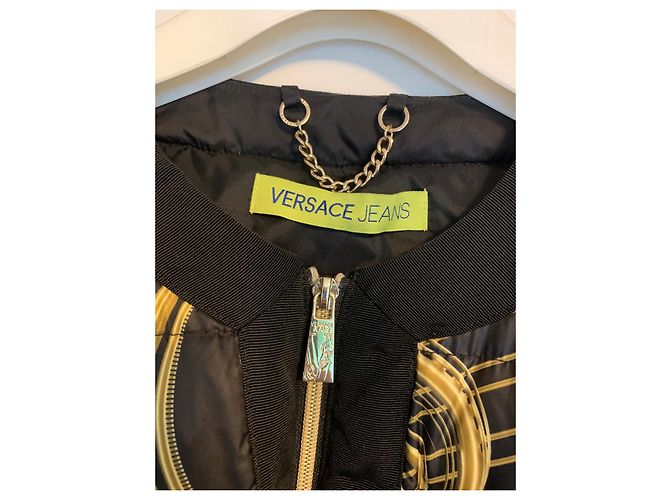 Chaqueta acolchada Versace negra con estampado dorado Negro - vista 4