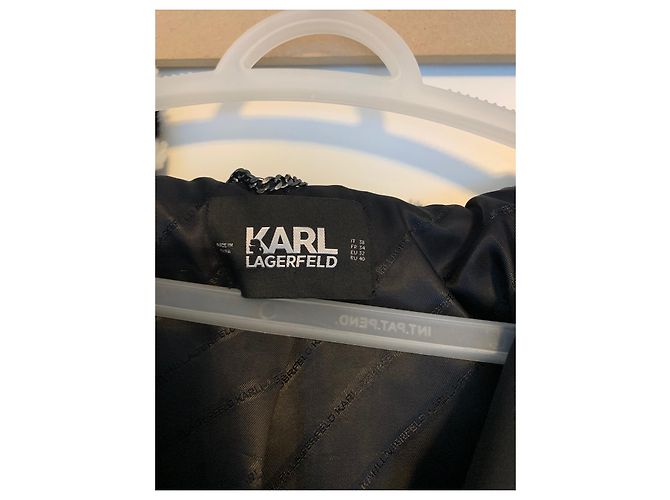 Abrigo corto Karl Lagerfeld con capucha de pelo sintético negro - vista 4