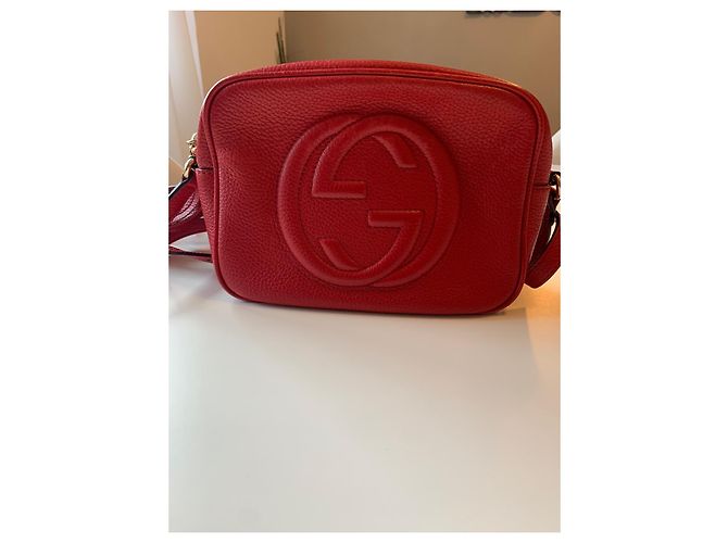 Borsa a tracolla Gucci GG Marmont in pelle rossa Rosso - vista 2